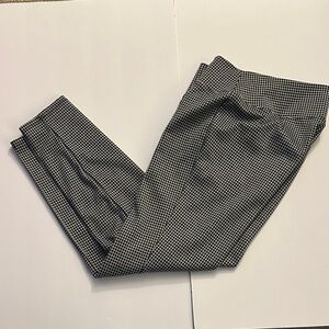 Nine West Women’s Black and White Patterned Legging Size Medium
